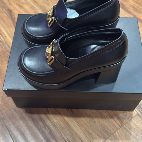 Never worn with tags. Comes with box and dust bags. Box with scratches - Picture 5 of 6